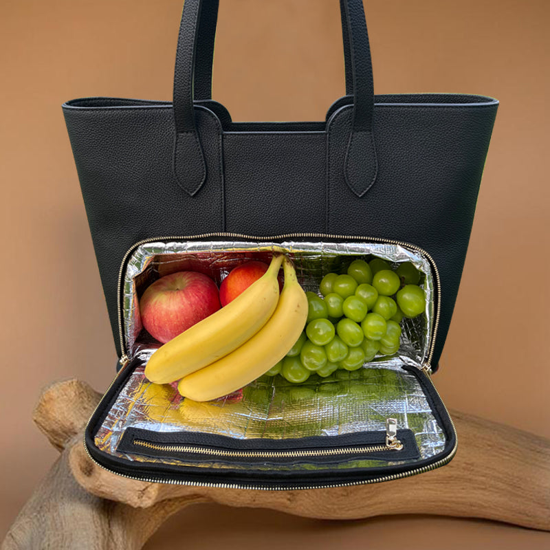  Compartiment isotherme du sac Signature HAKSAM Paris cuir Togo, ouvert et rempli de nourriture et boissons